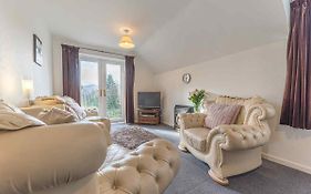 Pass The Keys Comfortable 3 Bed In Central Bowness With Parking